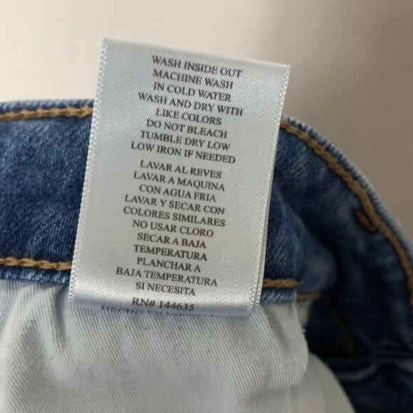 Kancan Distressed Mid Rise Daw Frayed Hem Ankle Cropped Skinny Jeans Sz 32 - Picture 9 of 9